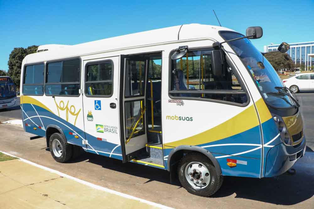 Ministério da Cidadania doa 14 ônibus para assistência social do DF
