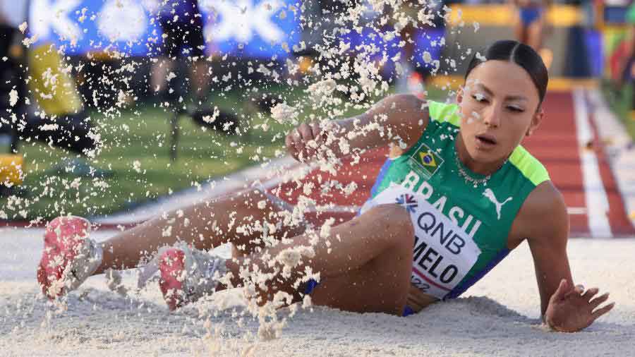 Letícia Oro Melo é bronze no salto em distância no Mundial de atletismo