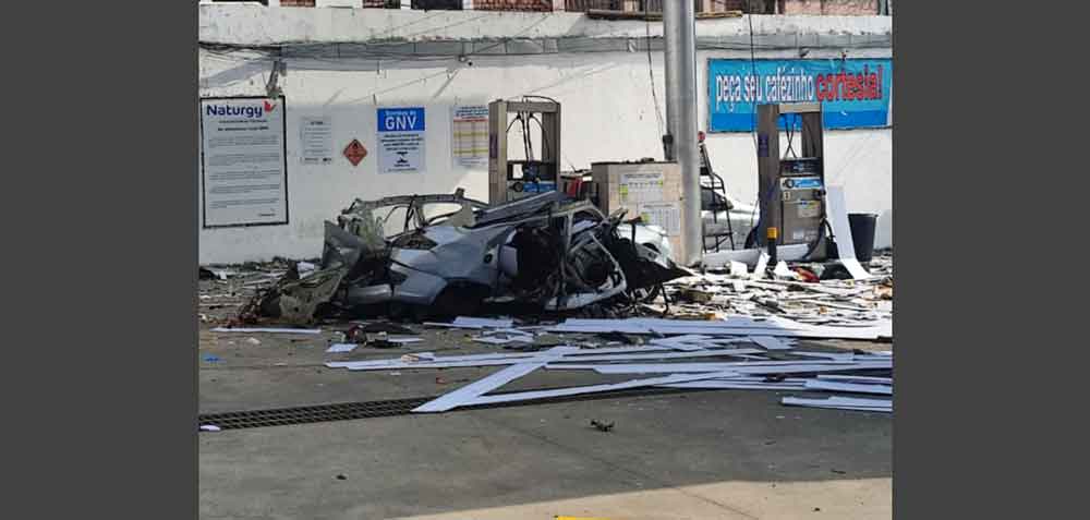 Carro explode em posto de combustíveis da Zona Norte do Rio
