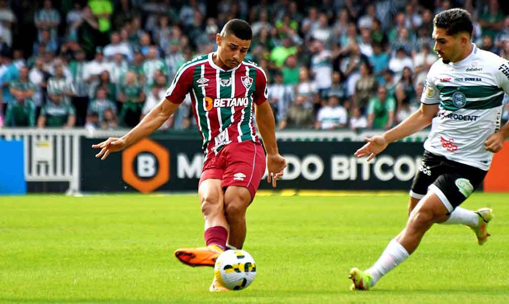 De olho na vice-liderança, Fluminense recebe Coritiba pelo Brasileirão