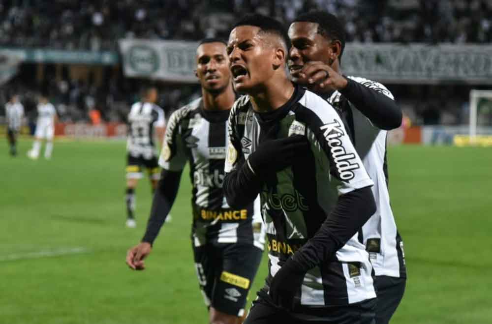 Santos bate o Coritiba por 2 a 1 em desfecho de rodada do Brasileirão
