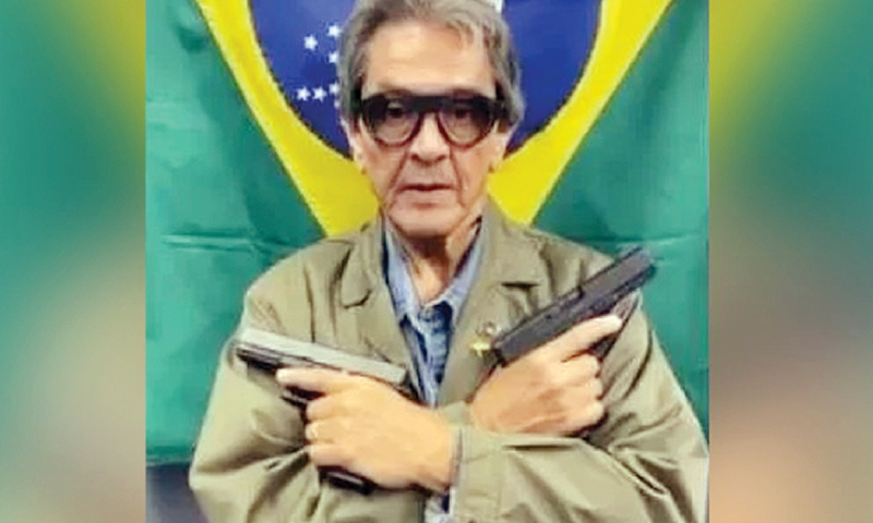 Agentes da PF feridos por Roberto Jefferson não aceitam encontrar Bolsonaro