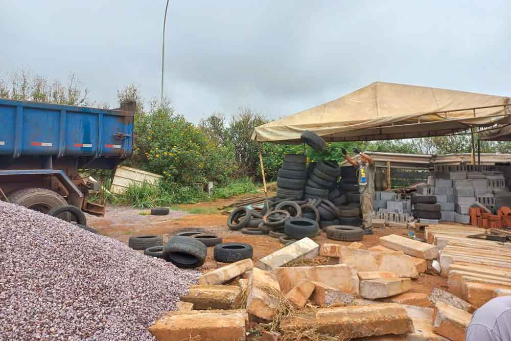 Mutirão recolhe 380 pneus velhos das ruas e borracharias do Riacho Fundo