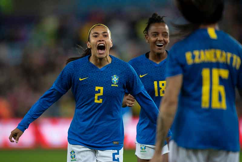 Com dois de Bia Zaneratto, Brasil goleia a Noruega em amistoso em Oslo