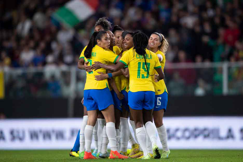 Com gol de Adriana, seleção feminina vence a Itália em amistoso em Gênova