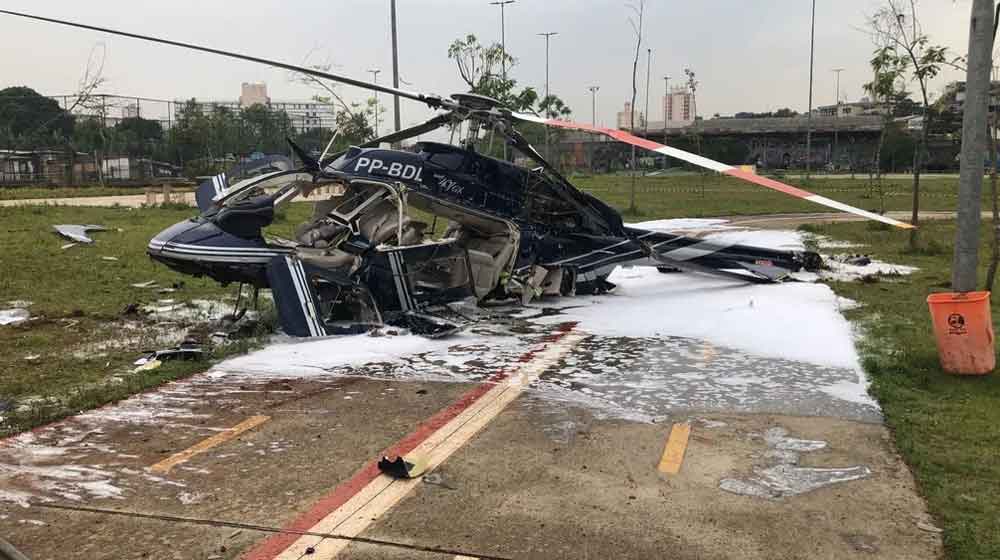 Helicóptero cai próximo a residências na Zona Sul de SP
