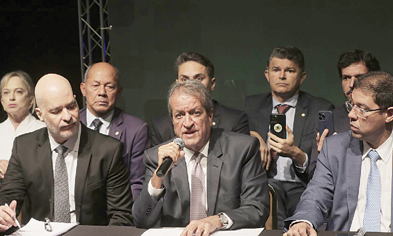 Moraes multa coligação de Jair Bolsonaro em R$ 22,9 milhões