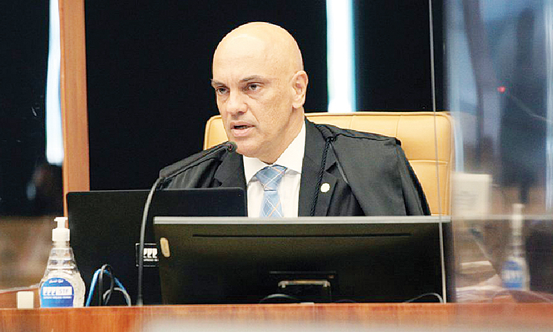 Moraes bloqueia contas de 43 suspeitos de financiar atos golpistas