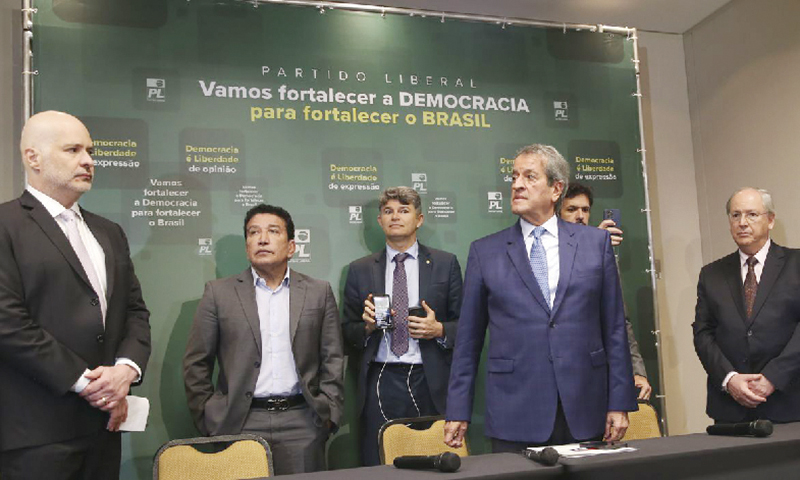 PL pede anulação de votos; Alexandre de Moraes dá 24 para que o pedido abranja os dois turnos