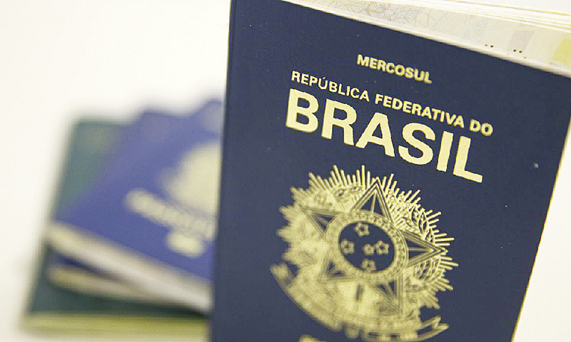 Bolsonaro sanciona lei com liberação de R$ 31,4 milhões e emissão de passaportes é retomada