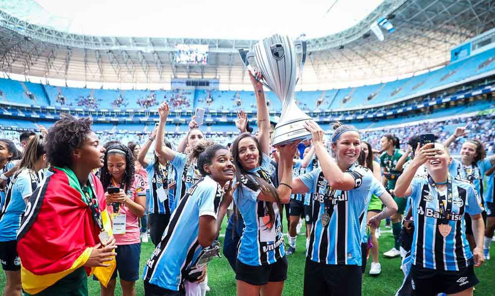 Grêmio e Botafogo superam rivais e conquistam Estaduais femininos