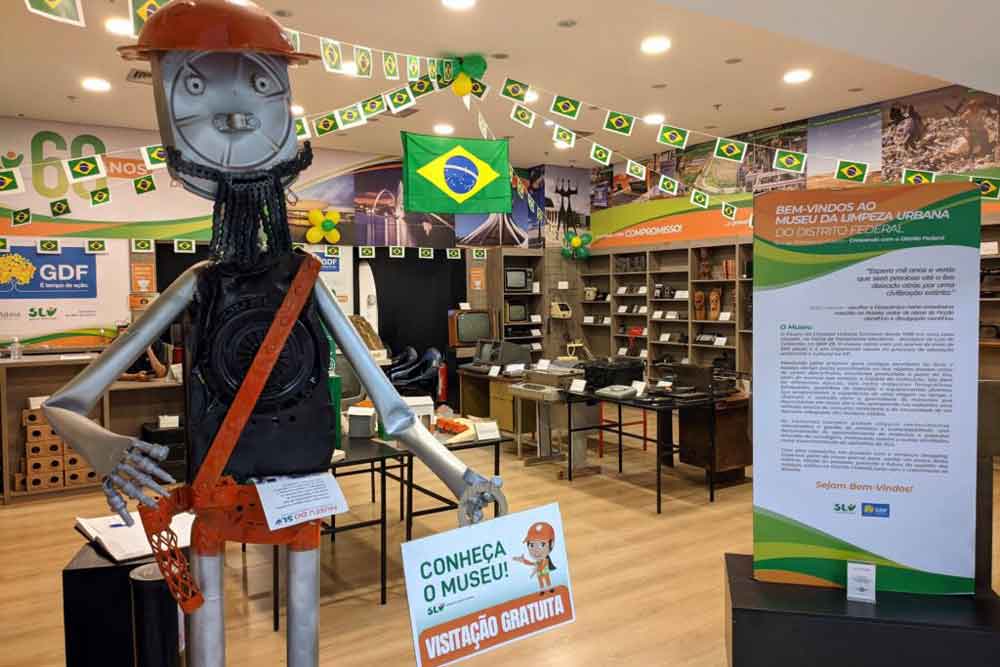 Decoração para a Copa do Mundo é atração no Museu da Limpeza Urbana