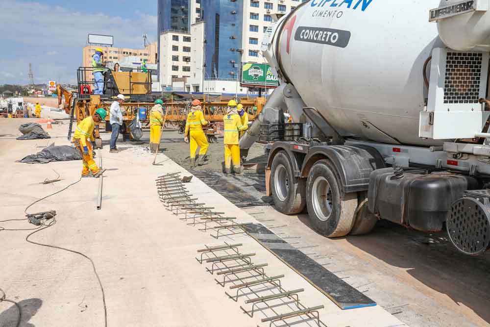 Ligação entre rampa do BRT e Av. Elmo Serejo começa a ser construída