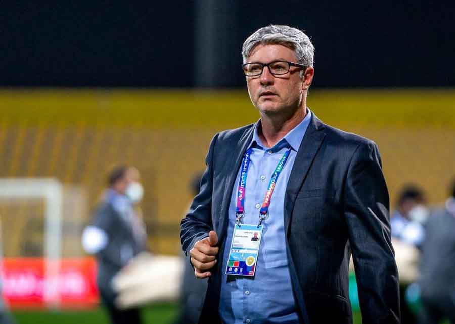 Santos anuncia Odair Hellmann como novo técnico