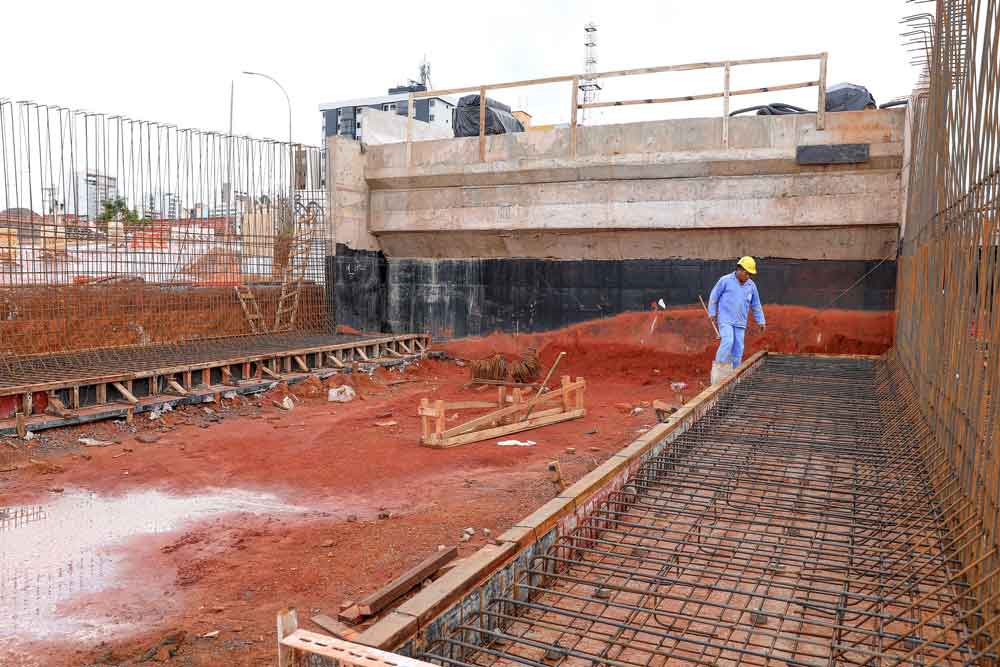 Concluída armação dos muros que sustentam via do BRT no Túnel de Taguatinga