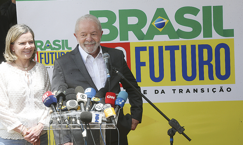Lula vai anunciar ao menos três ministros amanhã