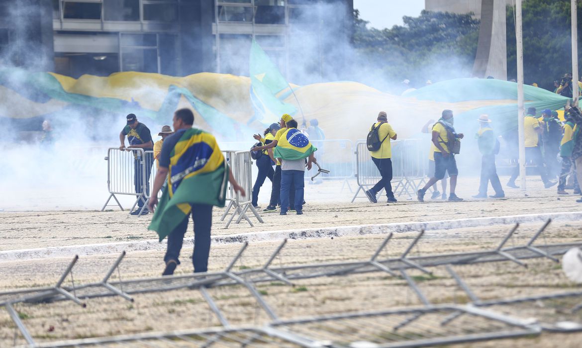 Alexandre de Moraes decide soltar mais 102 presos por atos de vandalismo
