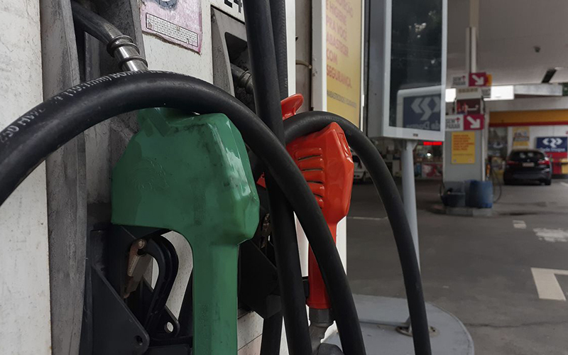 Preço do diesel cai R$ 0,18 nas distribuidoras, nesta quinta-feira