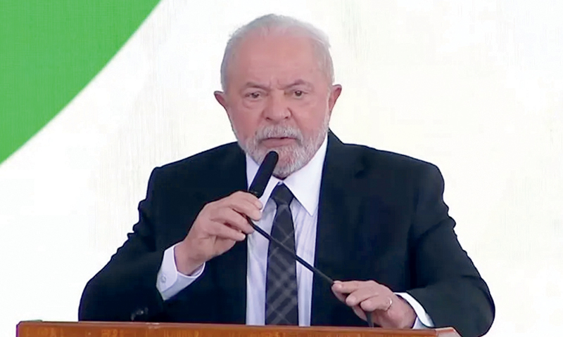 Lula assina decretos para incentivar trabalho de catadores de recicláveis