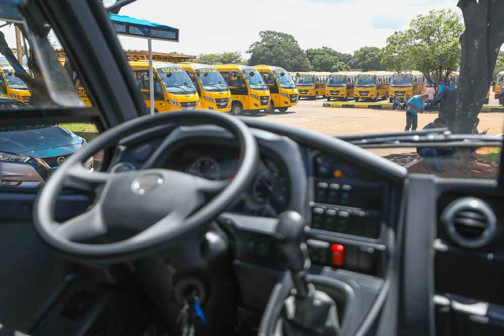 109 novos ônibus escolares vão atender mais de 7,5 mil alunos
