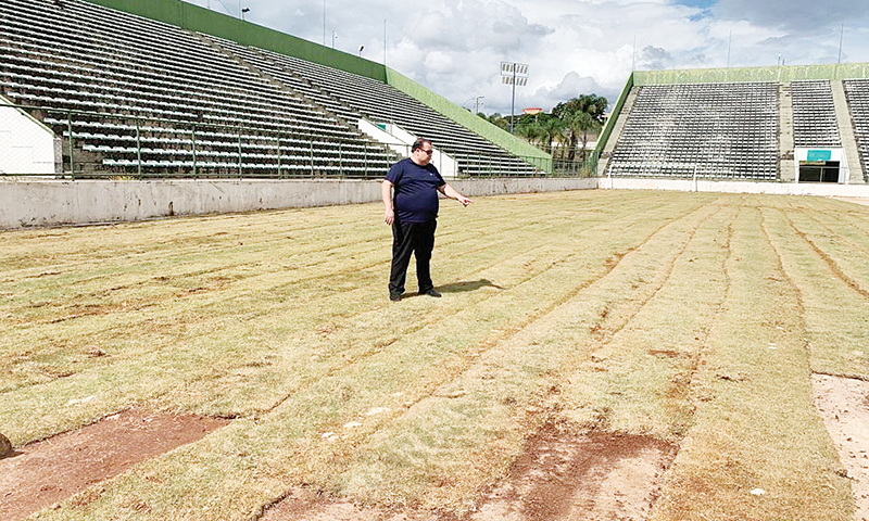Estádio Bezerrão, no Gama, ganha novo gramado