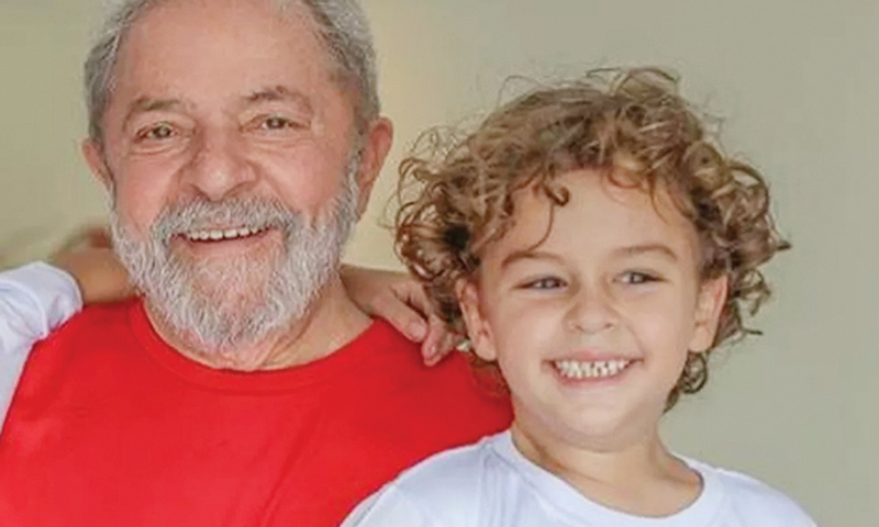 Em Mato Grosso, Lula chora com homenagem ao neto, morto em 2019
