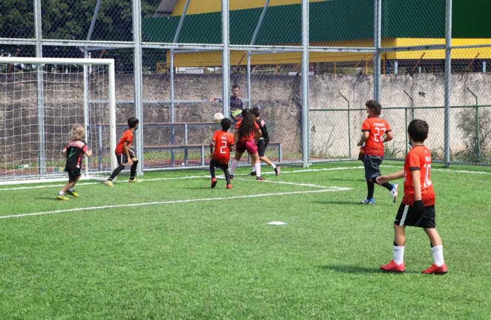 Projeto social abre mil vagas gratuitas para aulas de futebol