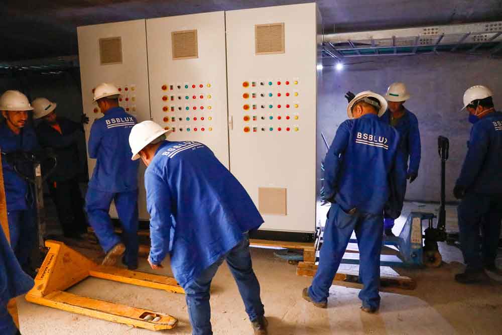 Sala técnica do Túnel de Taguatinga recebe os primeiros quadros de energia