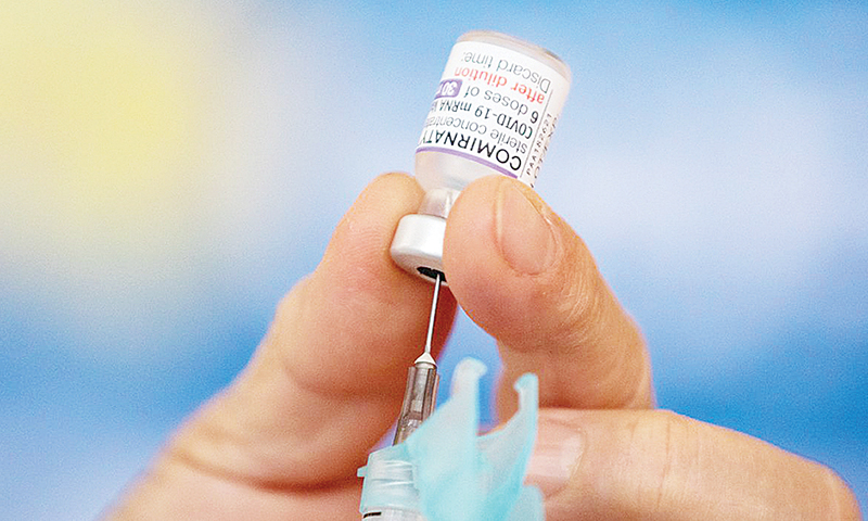 Mais de 4,1 milhões de pessoas já receberam a vacina bivalente