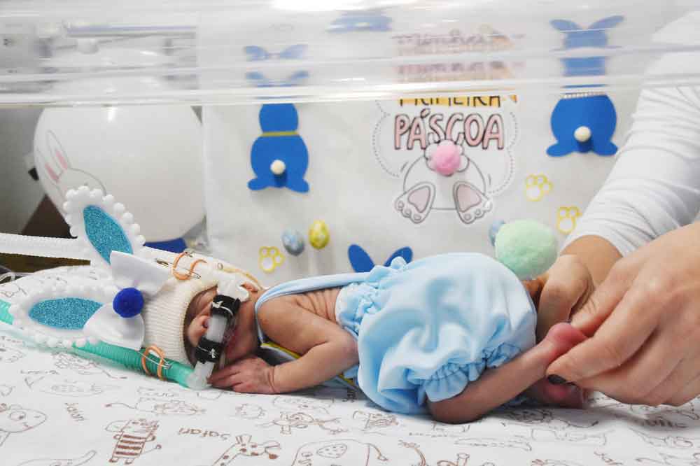 A primeira Páscoa dos bebês da UTI Neonatal do Hmib