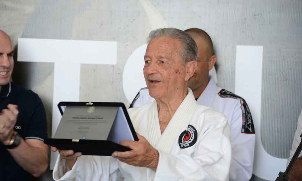 Referência do jiu-jitsu brasileiro, Robson Gracie morre aos 88 anos