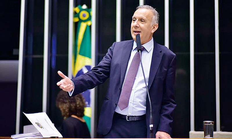 Emendas PIX: governo empenha R$ 5,3 bi em recursos com baixa transparência