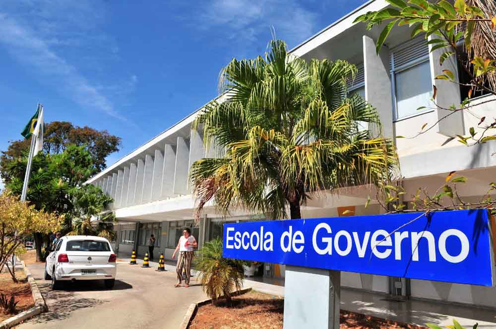 Escola de Governo abre inscrições para cursos presenciais e EAD de Libras