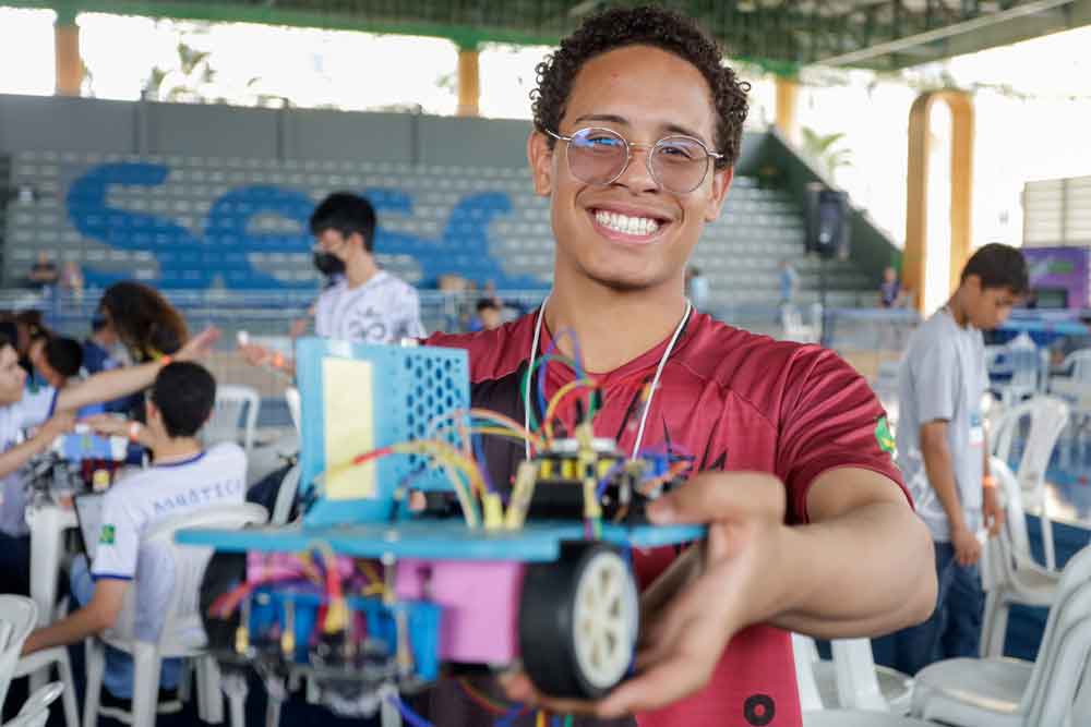 Estudantes da rede pública se destacam na Olimpíada Brasileira de Robótica