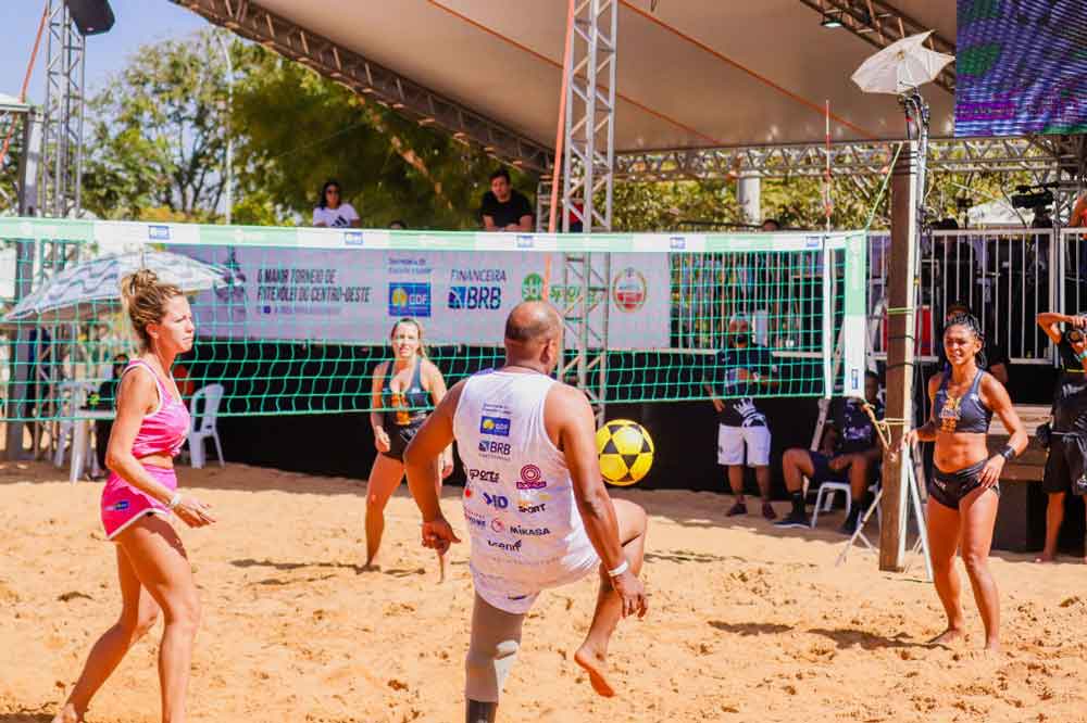 Festival de Areia: competições de vôlei e futevôlei movimenta área central da capital federal