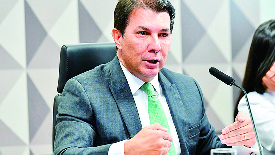 Com decisão de Mendonça, ex-assessor de Bolsonaro falta à oitiva