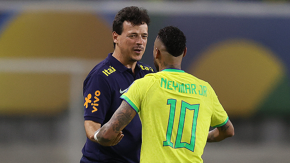 Festa paraense e recorde de Neymar marcam estreia de Diniz na Seleção