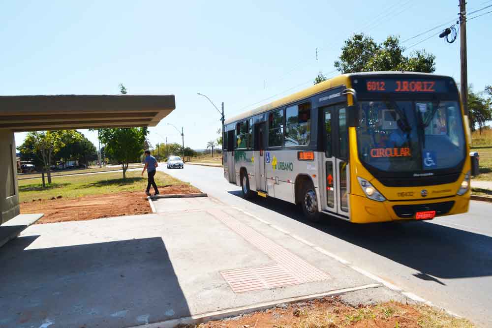 DF amplia número de paradas de ônibus com abrigos em 40%