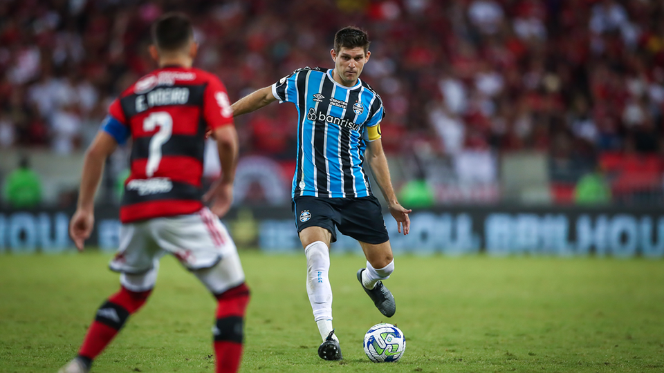 Em momentos opostos, Grêmio e Flamengo jogam em Porto Alegre