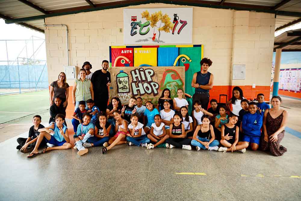 Projeto promove oficinas de dança e grafite em escola do Recanto das Emas