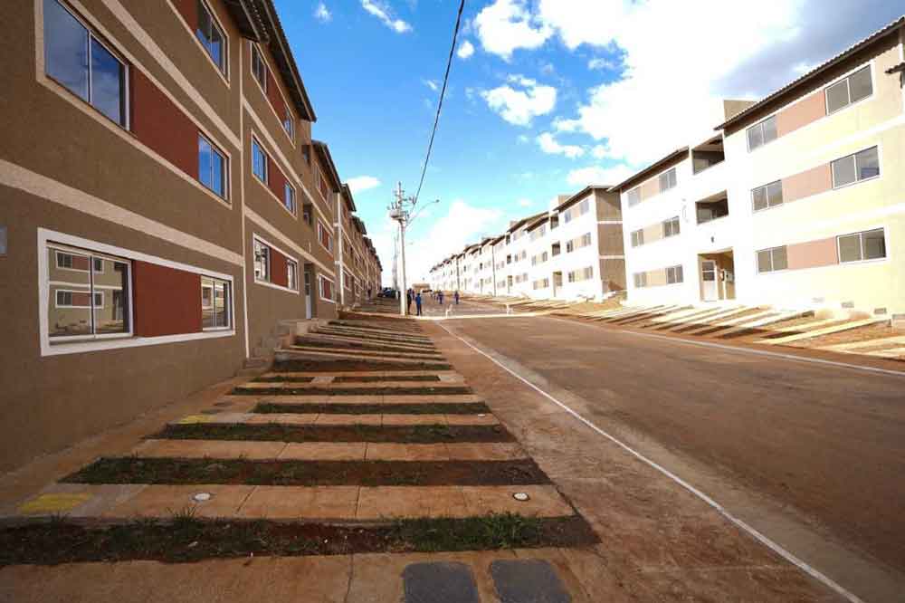 Goiás: Governo entrega mais de 200 apartamentos em Valparaíso