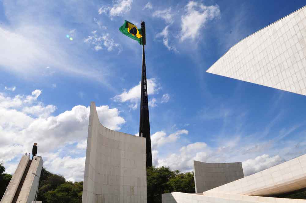 #TBT: a maior bandeira do mundo na Praça dos Três Poderes
