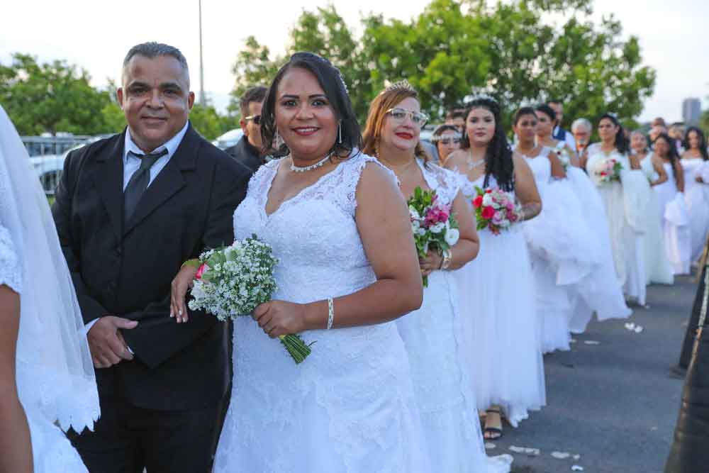 51 casais oficializam a união em casamento comunitário no Pontão
