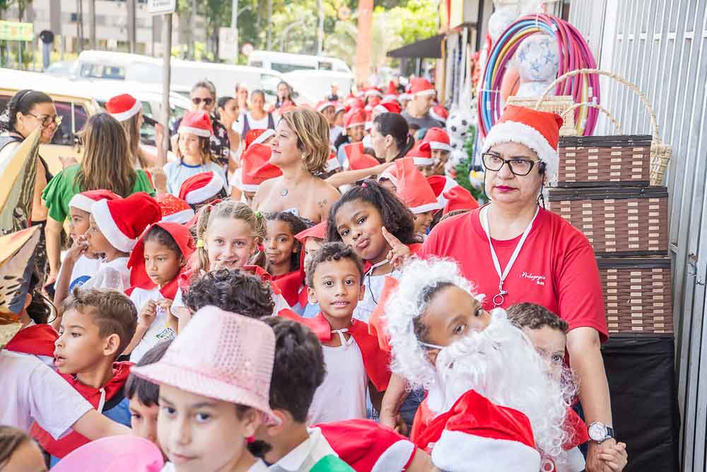 Escolas públicas celebram o fim do ano letivo com atividades natalinas