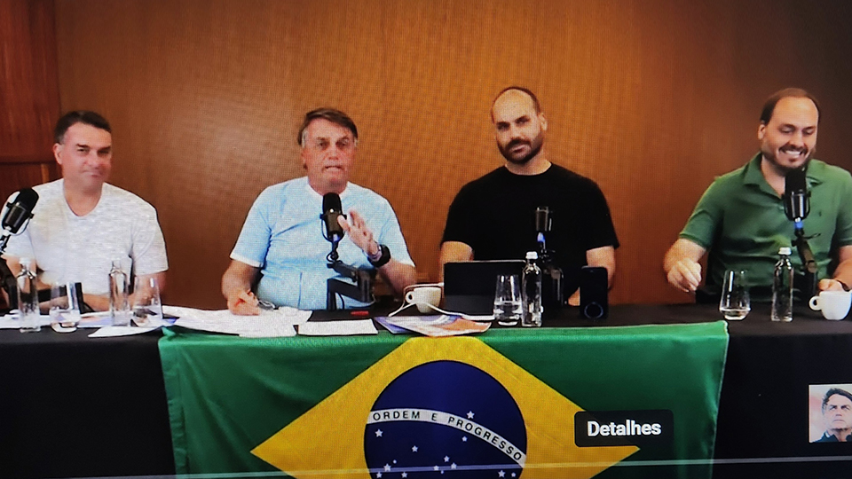 Live de Bolsonaro alcança 470,9 mil espectadores simultâneos, número 81 vezes maior que a média de Lula