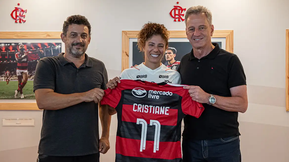 Flamengo anuncia a atacante Cristiane para o futebol feminino