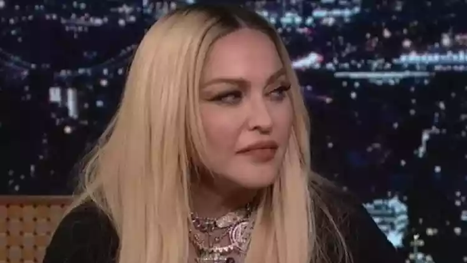Madonna é processada por fãs por conta de atraso em início de show: ‘prática inescrupulosa’