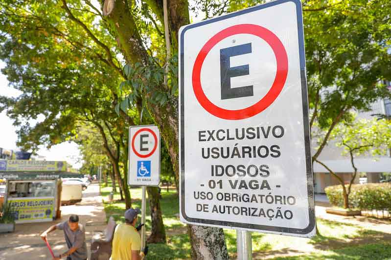 Mais de R$ 3,9 milhões são investidos na sinalização de rua das cidades