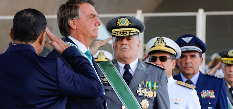 Minuta golpista mais abrangente foi apresentada por ministro da Defesa de Bolsonaro, diz ex-comandante do Exército