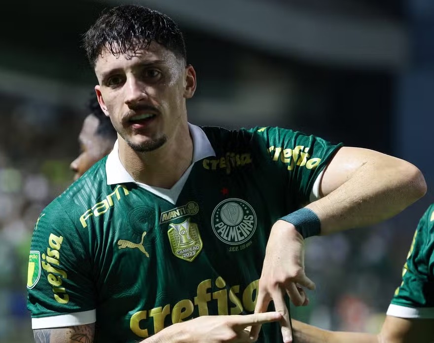 Piquerez, do Palmeiras, perde voo e é cortado da seleção do Uruguai